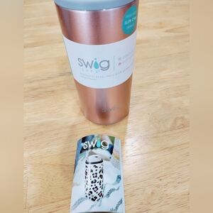 🔥2/$14 Item🔥Swig Life Rose Gold Insulated Tumbler